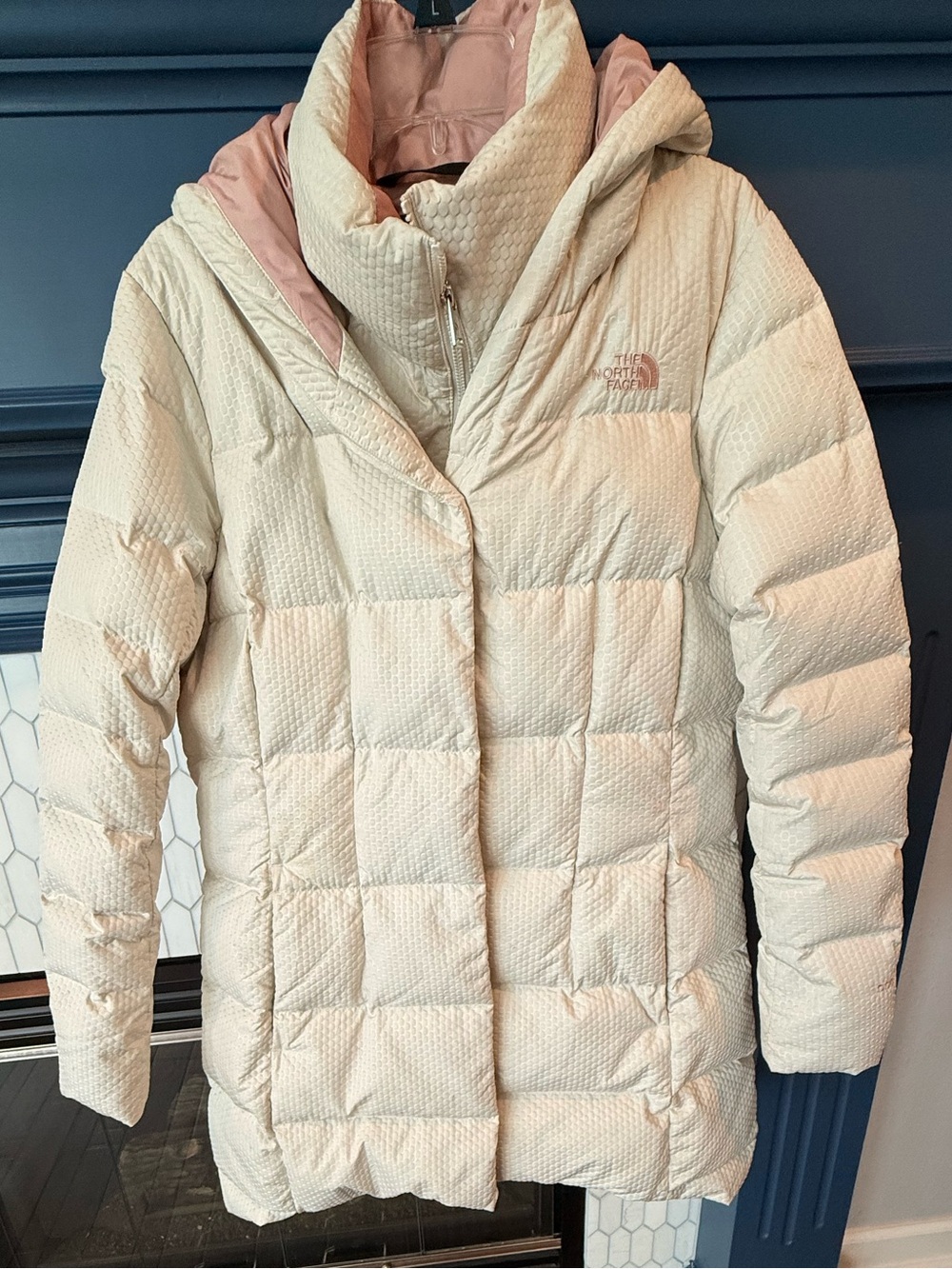 The North Face women's long parka with hood- cream/pink 550 fill goose Sz: Lg